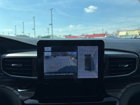 Certified 2022 Ford Explorer Limited w/ Equipment Group 301A image 20