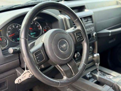 Used 2012 Jeep Liberty Sport w/ Popular Equipment Group AWD/4WD image 6