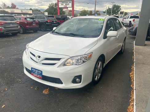 Used 2012 Toyota Corolla LE image 2