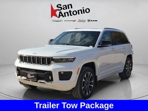 New 2025 Jeep Grand Cherokee Overland w/ Trailer Tow Package AWD/4WD image 4