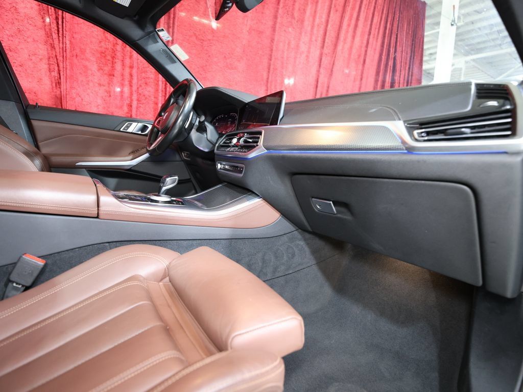 Used 2021 BMW X5 xDrive40i w/ M Sport Package AWD/4WD image 29