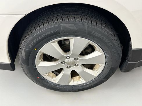 Used 2011 Subaru Outback 2.5i Limited w/ PWR Moonroof Pkg image 11