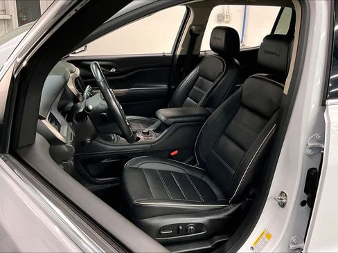 Used 2021 GMC Acadia Denali w/ Denali Ultimate Package image 25