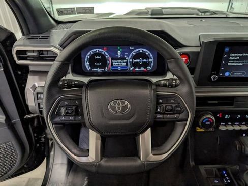 Used 2025 Toyota 4Runner TRD Sport AWD/4WD image 16
