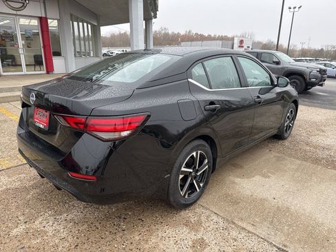 New 2025 Nissan Sentra SV image 4