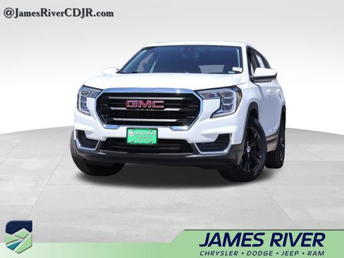 Used 2024 GMC Terrain SLE FWD image 1
