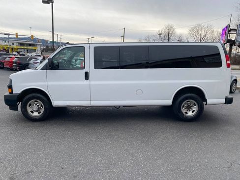 Used 2018 Chevrolet Express 3500 LS RWD image 6