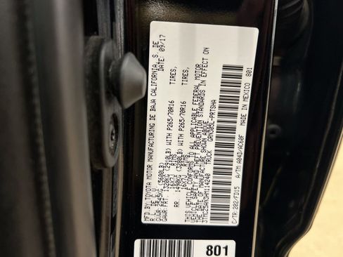 Used 2017 Toyota Tacoma TRD Off-Road w/ Tow Package (A/T) image 29