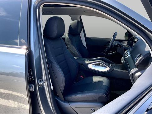 Used 2023 Mercedes-Benz GLS 450 4MATIC image 9