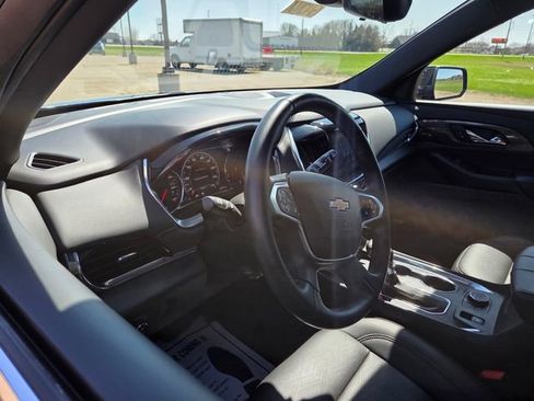 Used 2023 Chevrolet Traverse High Country AWD/4WD image 16