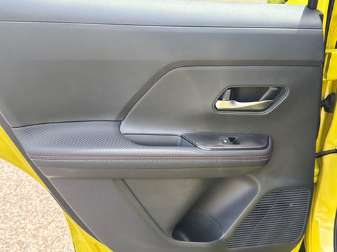 Used 2025 Nissan Kicks SR FWD image 21