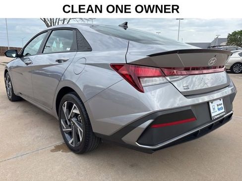 Used 2025 Hyundai Elantra Sport image 4