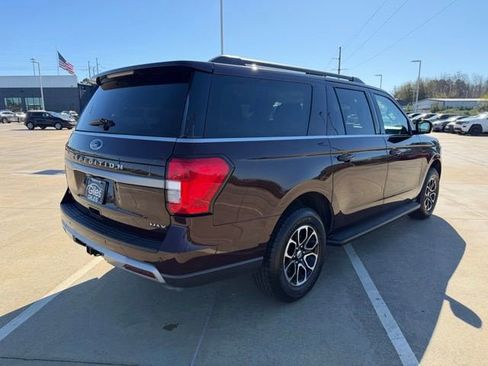 Used 2024 Ford Expedition Max XLT image 5