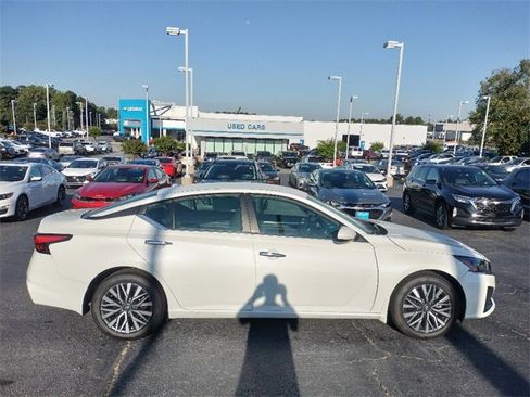Used 2023 Nissan Altima 2.5 SV image 8