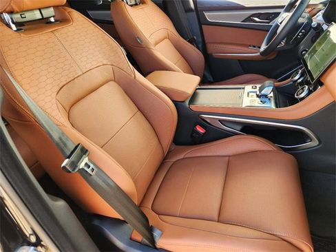 Used 2026 Jaguar F-PACE R-Dynamic S image 11