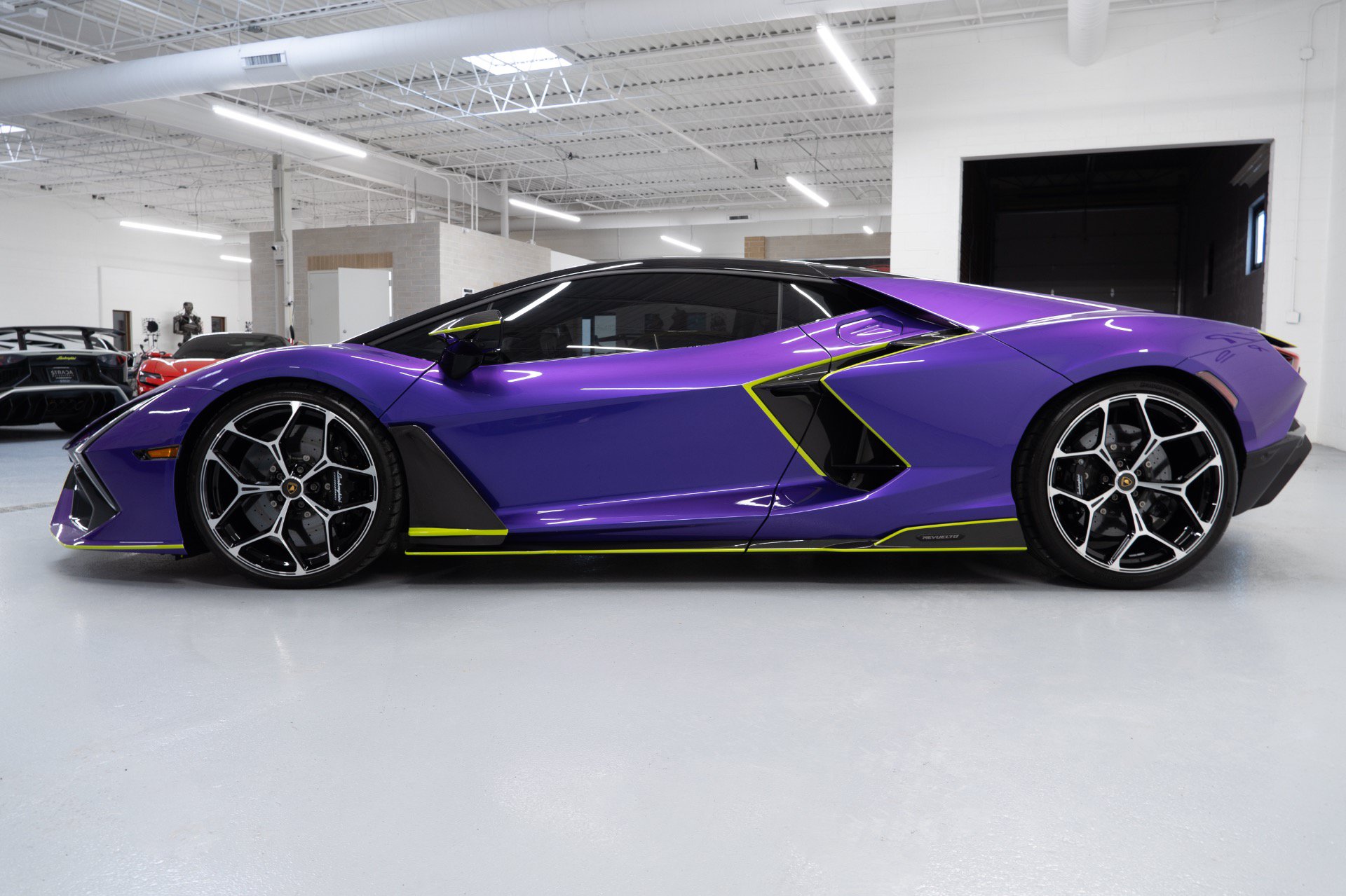 Used 2024 Lamborghini Revuelto AWD/4WD image 9