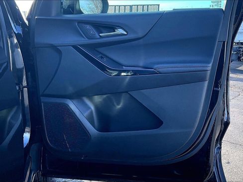 Used 2025 Chevrolet Equinox LT w/ Safety and Technology Package image 24