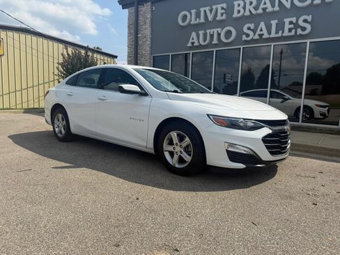 Used 2024 Chevrolet Malibu LS w/ Driver Confidence Package FWD image 2