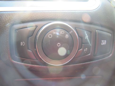 Used 2019 Ford Edge SEL FWD image 18