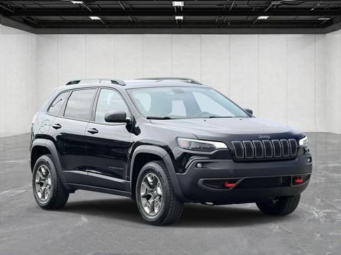 Used 2019 Jeep Cherokee Trailhawk AWD/4WD image 3