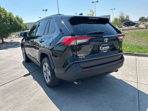 Used 2025 Toyota RAV4 XLE AWD/4WD image 5