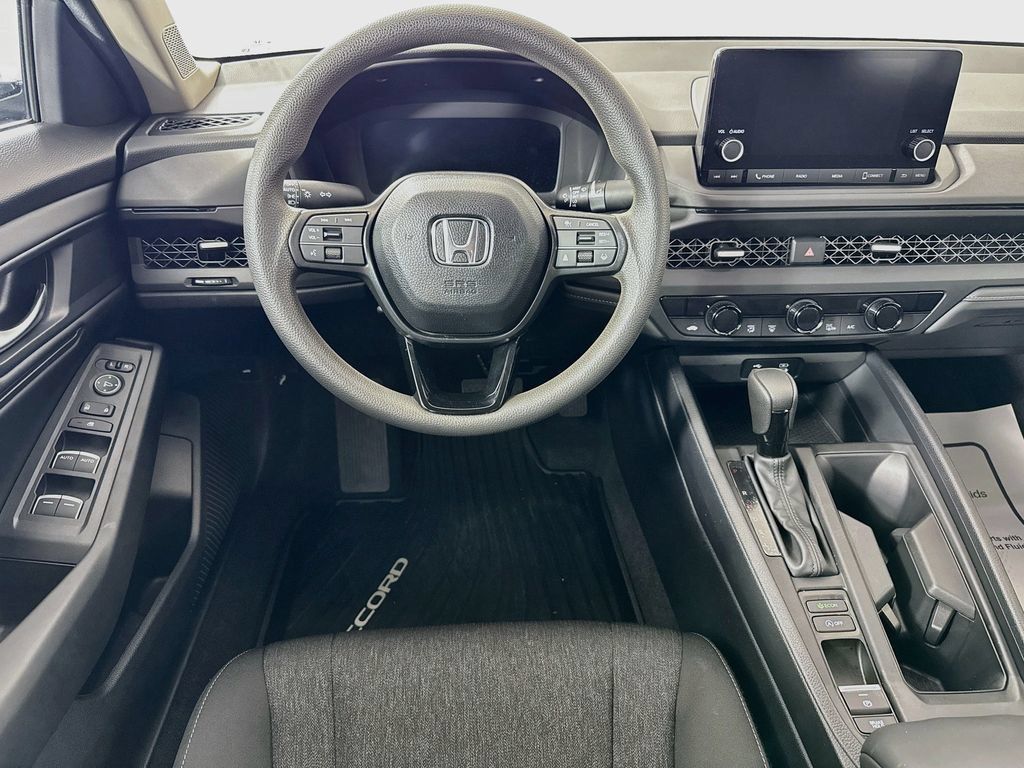 Used 2025 Honda Accord SE image 28