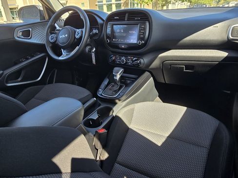 Used 2022 Kia Soul LX w/ Technology Package FWD image 28