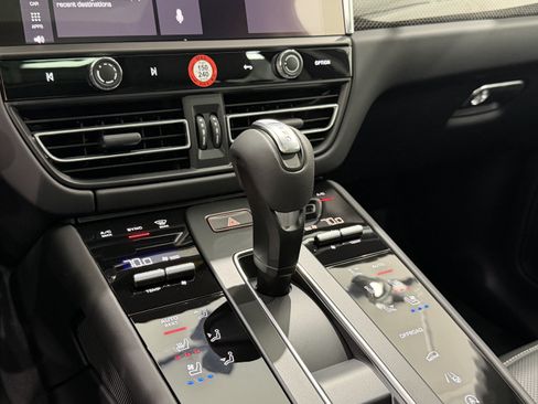 New 2026 Porsche Macan GTS AWD/4WD image 39