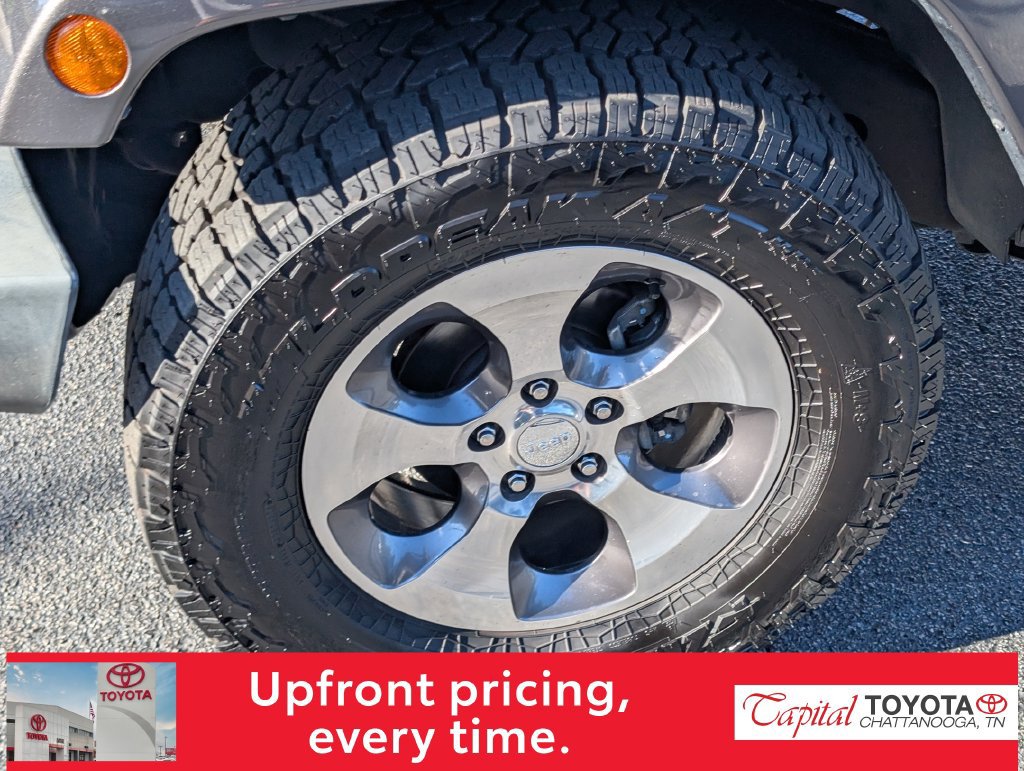 Used 2018 Jeep Wrangler Unlimited Sahara AWD/4WD image 9