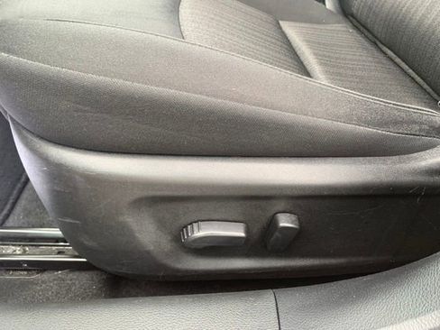 Used 2025 Nissan Altima 2.5 SV FWD image 12