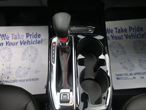 Used 2025 Chevrolet Trax RS w/ Sunroof Package FWD image 19