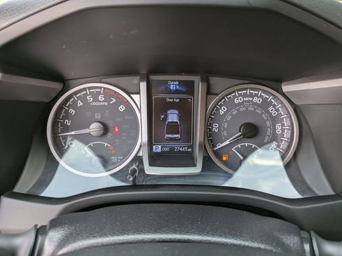 Used 2023 Toyota Tacoma Limited image 12