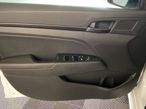 Used 2020 Hyundai Elantra Sport w/ Cargo Package (C1) image 17