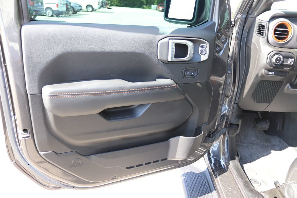 Used 2023 Jeep Gladiator Mojave w/ LED Lighting Group AWD/4WD image 41