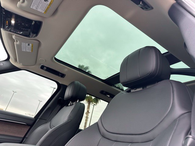 New 2026 Land Rover Range Rover SE AWD/4WD image 13