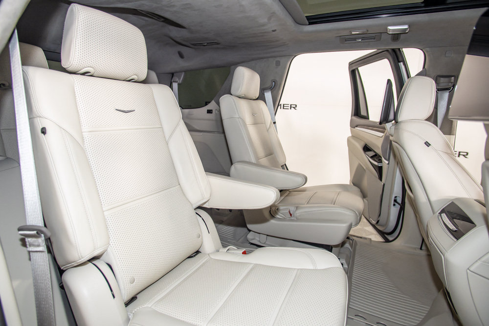 Used 2025 Cadillac Escalade Premium Luxury Platinum w/ LPO, Floor Liner Package AWD/4WD image 19
