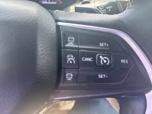 Used 2022 Jeep Grand Cherokee L Laredo w/ Luxury Tech Group I image 28