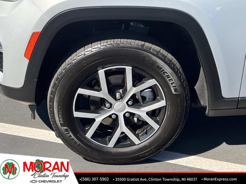 Used 2023 Jeep Grand Cherokee Limited AWD/4WD image 11