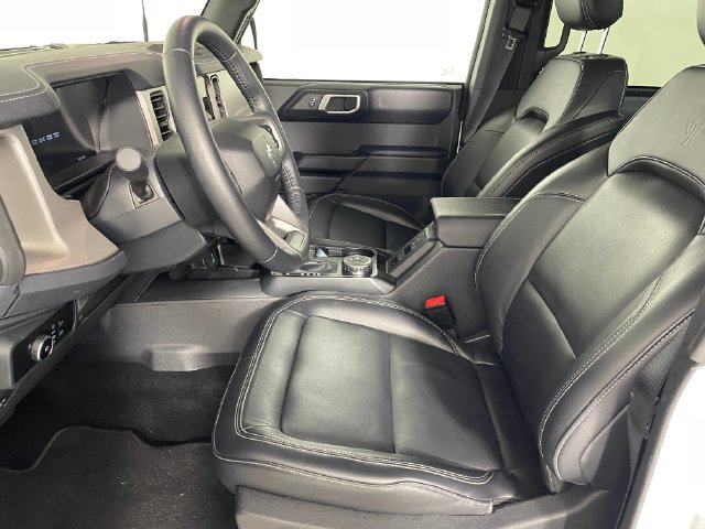 Certified 2025 Ford Bronco Outer Banks AWD/4WD image 2