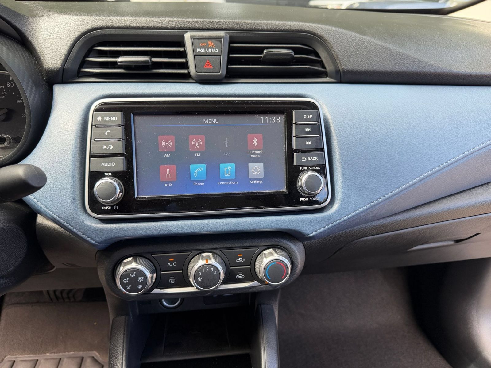 Used 2025 Nissan Versa SV FWD image 16