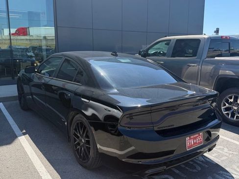 Used 2016 Dodge Charger R/T RWD image 2
