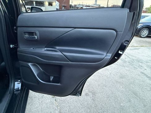 Used 2020 Mitsubishi Outlander SEL AWD/4WD image 29