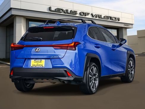 Used 2023 Lexus UX 250h image 7