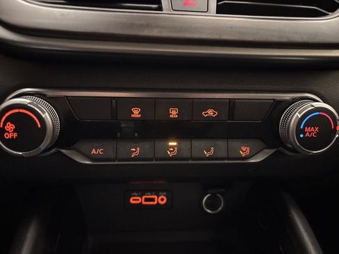 Used 2024 Nissan Altima 2.5 SV image 19