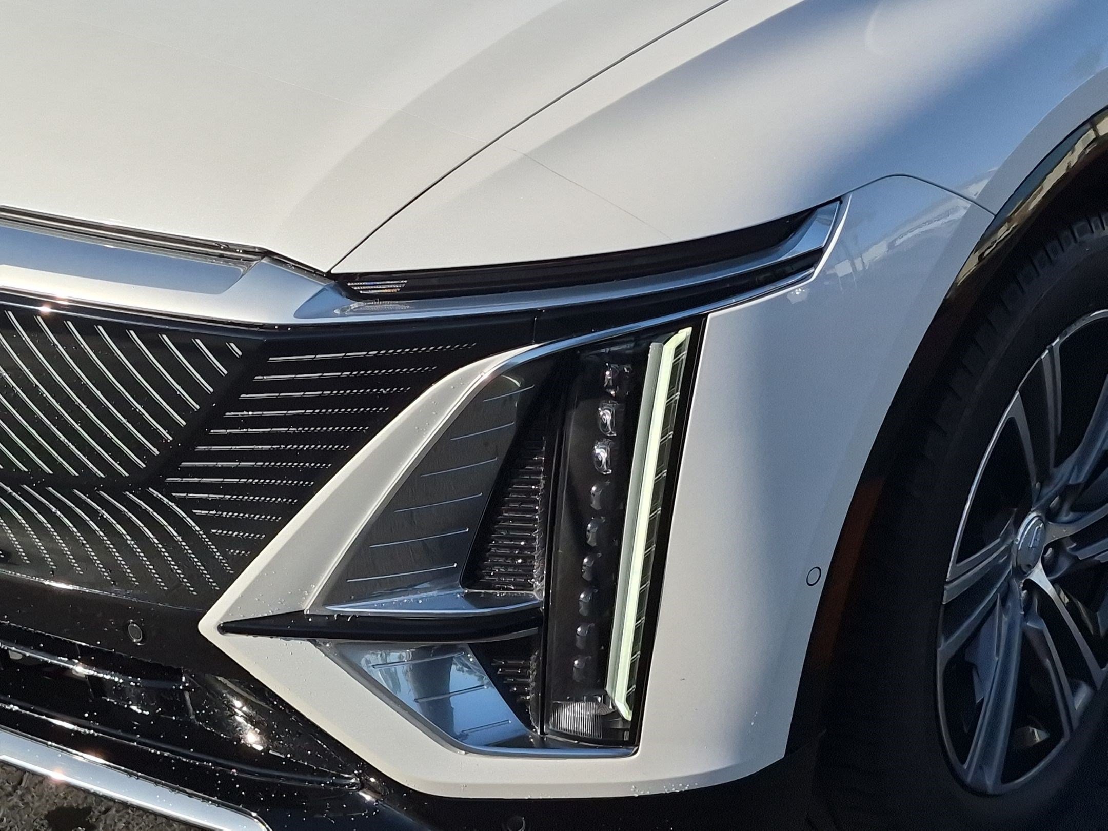 Used 2024 Cadillac Lyriq Luxury RWD image 6