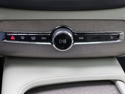 Used 2022 Volvo XC90 T6 Inscription w/ Advanced Package image 27