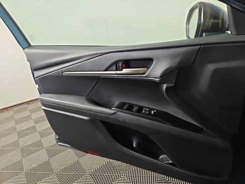Used 2025 Toyota Camry SE FWD image 30