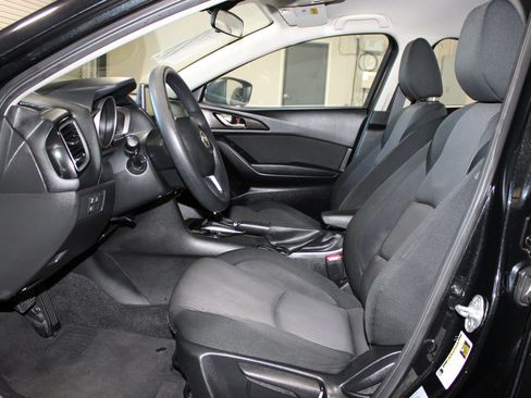 Used 2016 MAZDA MAZDA3 i Sport w/ Preferred Equipment Package FWD image 8