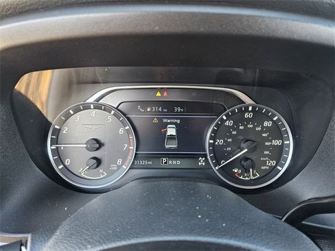 Used 2023 Nissan Titan SV image 29