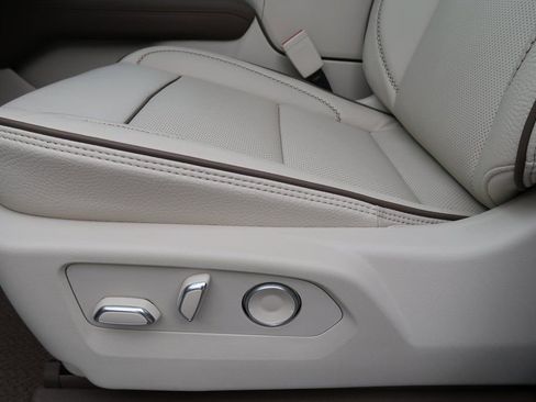 New 2026 GMC Yukon XL Denali w/ Sun & Power Step Package image 9